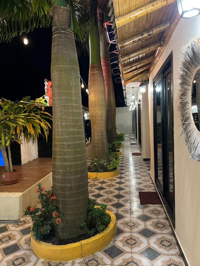 Hotel Berlin International Puerto Lopez Exterior photo